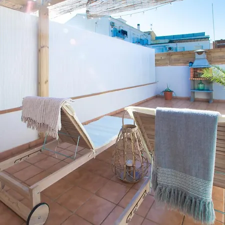 Patio Budget 11 Apartment